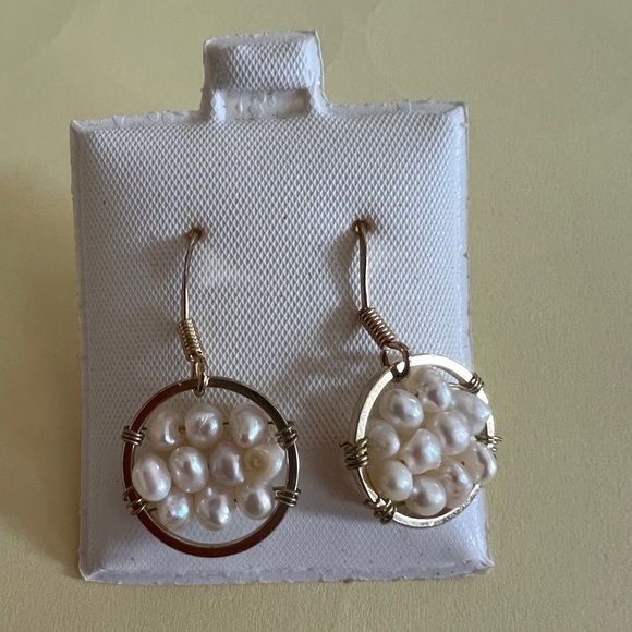 Hand Crafted Jewelry - Gold and fresh water pearl earrings